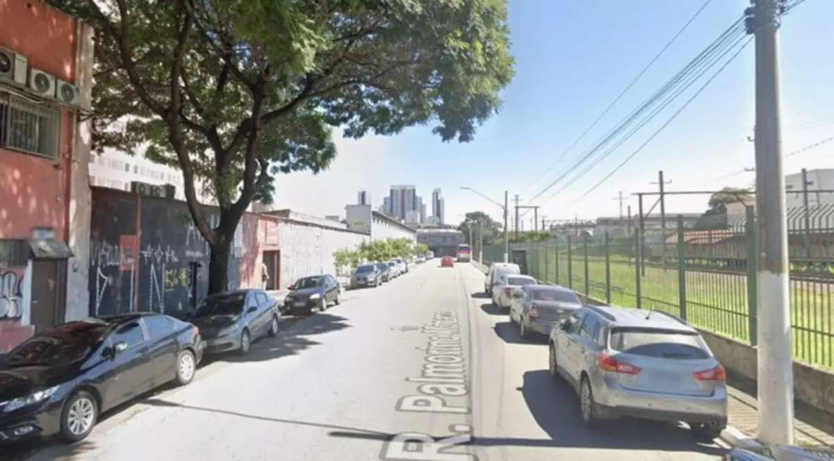 Homem morreu ao cair de obra na rua Palmorino Mônaco, no Brás, em São Paulo/Reprodução/Google Street View