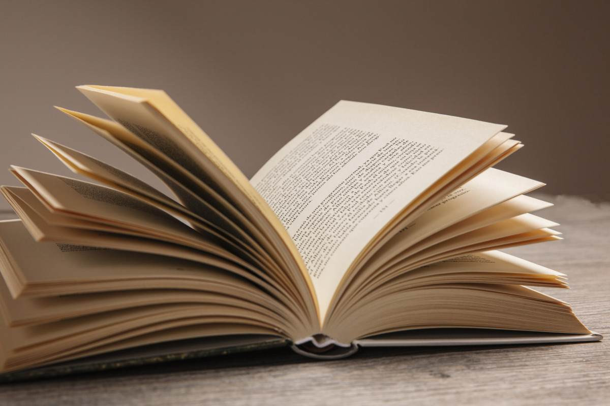 Livro/Foto: freepik