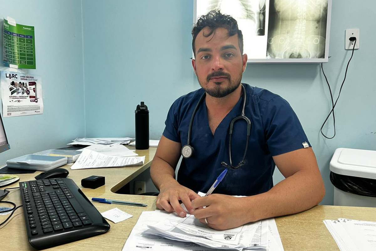 Médico que atendeu as vítimas do ataque na escola em Barreiros/Nicolle Gomes/DP