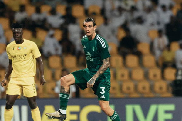 Roger Ibañez é uma novidade com Carlo Ancelotti.  (Foto: Reprodução/Instagram)