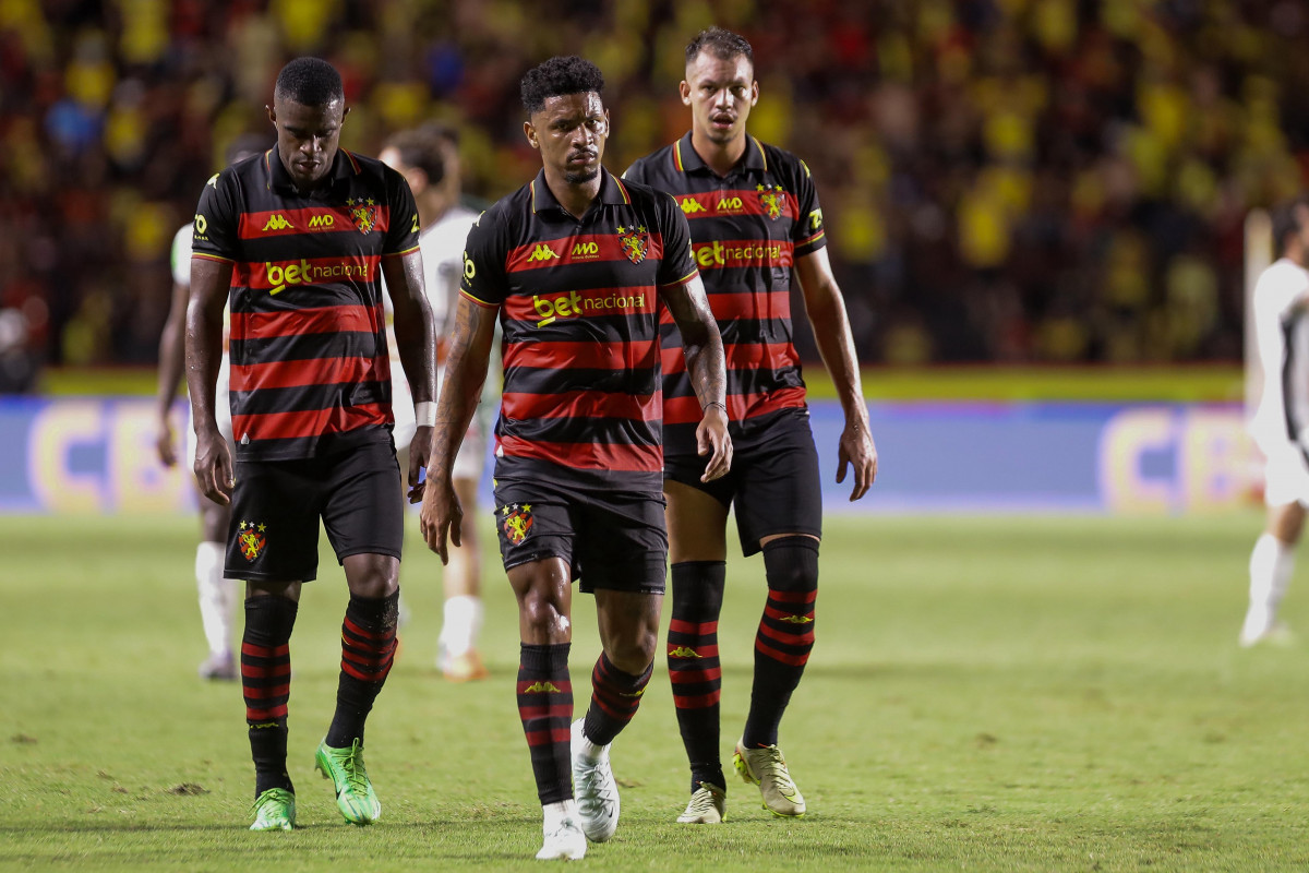 Marcelo Benevenuto, Felipinho e Zé Marcos, jogadores do Sport/Rafael Vieira/DP Foto
