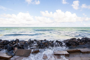 Avan&ccedil;o do mar no Recife