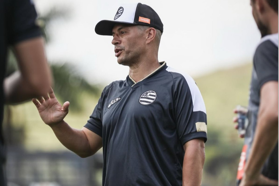 Alex, novo treinador do Athletic-MG/Divulgação/Athletic-MG