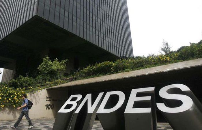 Segundo dados do BNDES, dos R$ 2,7 bi aprovados para Pernambuco em 2025, cerca de R$ 1 bi foi para micro, pequenas e médias empresa/Foto: Arquivo / Agência Brasil
