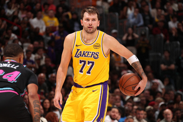 Os 14,8 segundos que ligam os 60 pontos de Luka Don?i? pelos Lakers ao último jogo de Kobe Bryant. 