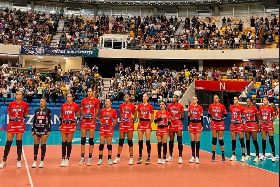 Equipe do Sesi Vôlei Bauru em partida da Superliga Feminina de Vôlei no Geraldão/Reprodução/Sesi Vôlei Bauru