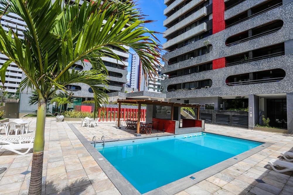 Área da piscina do Recife Flat Service./Foto: Divulgação/Recife Flat Service
