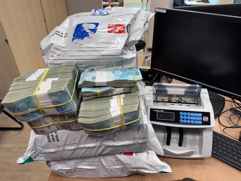 Quatro pessoas foram presas após um saque de R$ 2,733 milhões em uma instituição bancária no Recife/Foto: Reprodução/PF