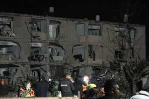 Danos causados na cidade de Dimona, em Israel