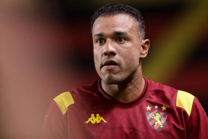 Sport demite t&eacute;cnico Roger Silva