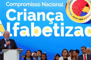 Lula disse que espera que a quantidade de crian&ccedil;as alfabetizadas chegue a 70% no ano que vem