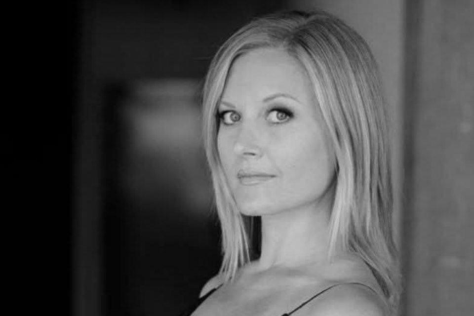 Carrie Anne Fleming, atriz de 'Supernatural', morre aos 51 anos
/Reprodução 