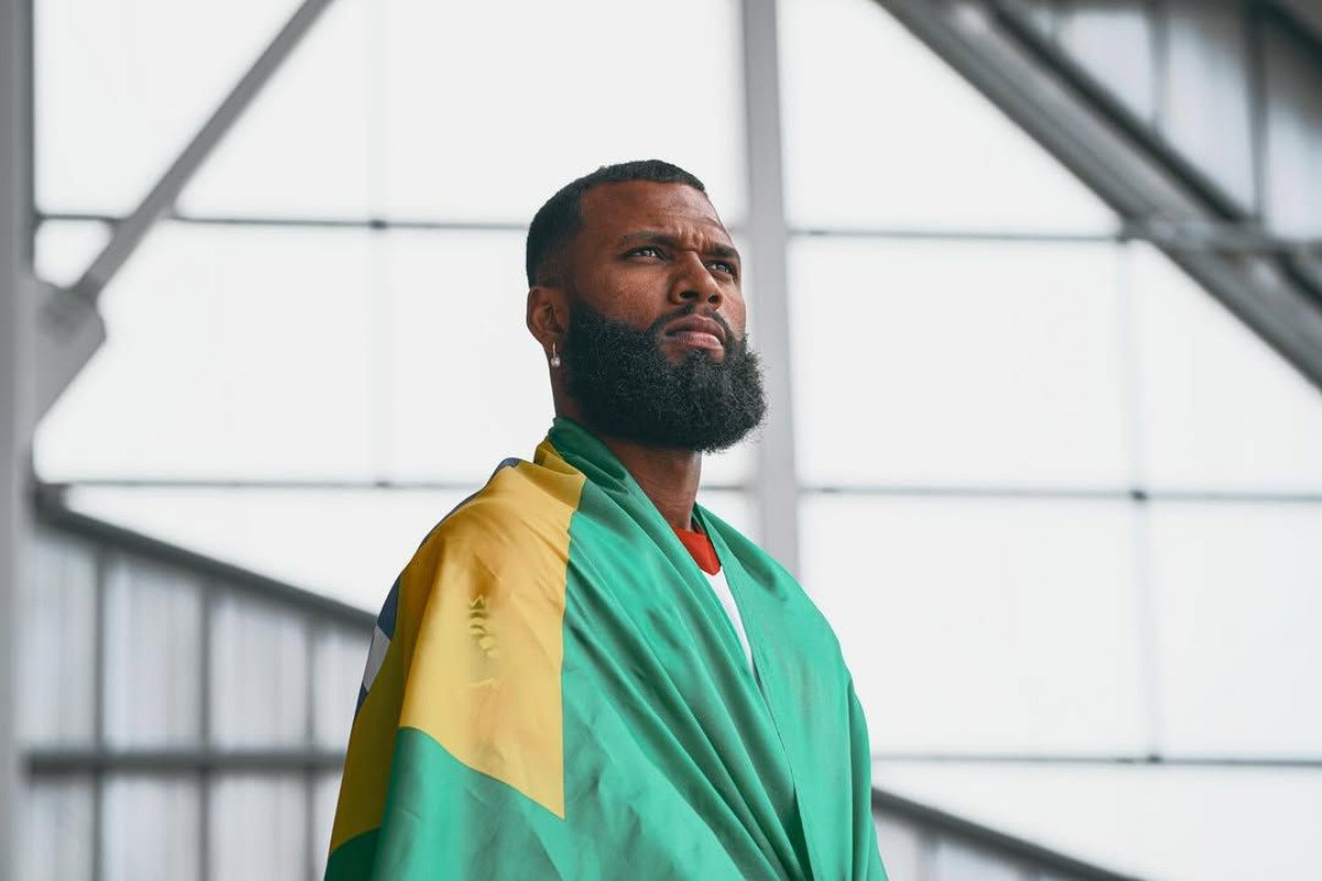 Na infância em Brasília, Igor Thiago dividiu a rotina entre o futebol e trabalhos em feiras, lava-jatos e como servente de pedreiro para ajudar a família. (Créditos: Divulgação/@thiago01)