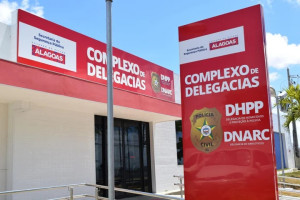 A jovem foi conduzida por policiais do 5&ordm; Batalh&atilde;o &agrave; Delegacia de Homic&iacute;dios e Prote&ccedil;&atilde;o &agrave; Pessoa (DHPP).
