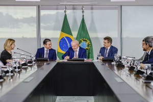 Lula sanciona lei antifac&ccedil;&atilde;o sem vetos pol&ecirc;micos