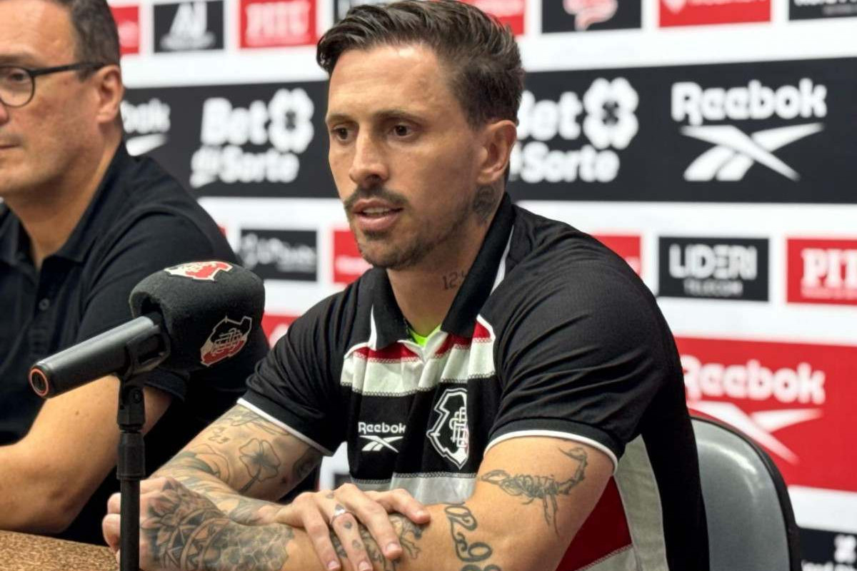 Zé Mario, lateral do Santa Cruz/Geovanna de Lima /SCFC