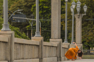 Evento de lan&ccedil;amento do livro "P&aacute;ssaras Auroras" contar&aacute; com performance da autora Nath&aacute;lia Queiroz.