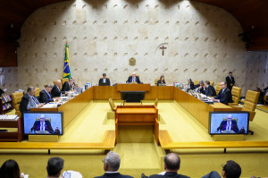 STF retoma julgamento de decis&otilde;es que suspenderam 'penduricalhos'