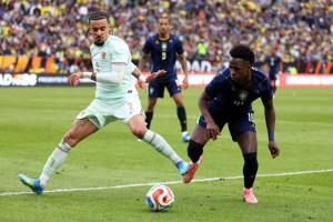 Sele&ccedil;&atilde;o Brasileira esbarra em erros e perde para a Fran&ccedil;a em amistoso antes da Copa do Mundo