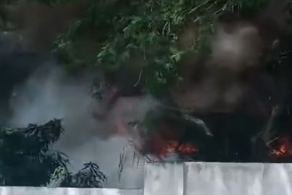 Incêndio atinge estação de tratamento em Caruaru (Foto: Reprodução/Instagram)