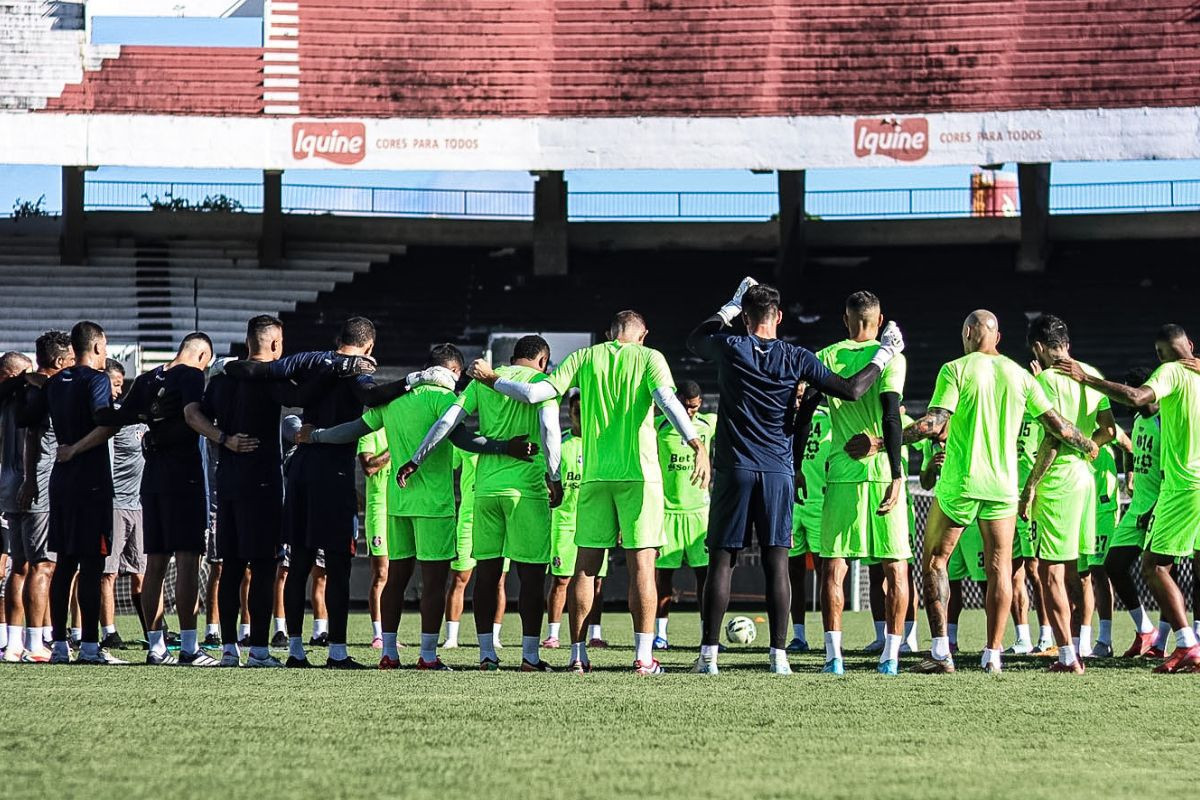 Jogadores do Santa Cruz/Evelyn Victoria / Santa Cruz