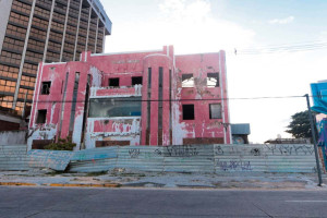 Pr&eacute;dio do antigo Cassino Americano, no Pina, ser&aacute; comprado pela Rio Ave 