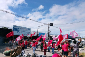 Protesto foi realizado na manh&atilde; desta sexta (27)