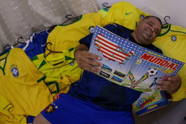 João Felipe, colecionador de camisas da Seleção Brasileira (Rafael Vieira / DP Foto)