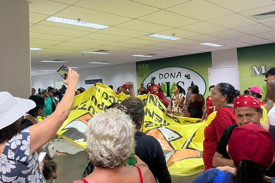 Manifestantes do MLB ocuparam sede administrativa da Caixa, em Santo Amaro/BARTÔ LEONEL/DP