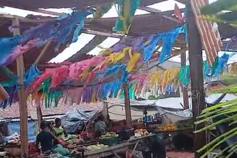 Mercado Público de São José da Coroa Grande durante ventania/REPRODUÇÃO/VÍDEO