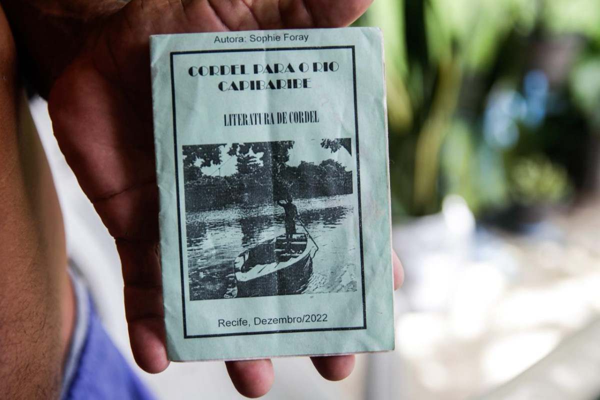 Barqueiro "Pai" herdou ofício desempenhado por sua família há 100 anos (Marina Torres/DP Foto)