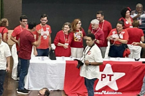 Apoio a Jo&atilde;o Campos &eacute; aprovado pelo Diret&oacute;rio do PT; prefeito &eacute; aguardado para o an&uacute;ncio