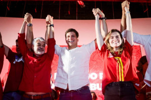 Apoio a Jo&atilde;o Campos (PSB) foi aprovado pelo PT neste s&aacute;bado (28)