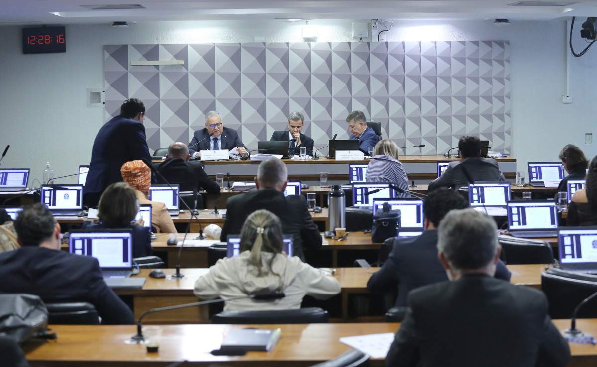 Leitura do relatório final elaborado pelo deputado Alfredo Gaspar/Kayo Magalhães/Câmara dos Deputados