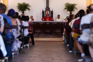 Fi&eacute;is do Recife e Olinda iniciaram celebra&ccedil;&atilde;o da Semana Santa com missas de Domingo de Ramos
