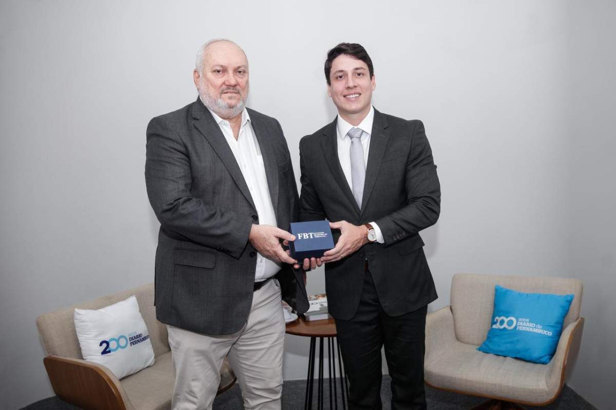 Presidente do Diario de Pernambuco recebe o advogado tributarista e presidente da Faculdade Brasileira de Tributação, Brivaldo Gonçalves Neto/Foto: Marina Torres/DP Foto