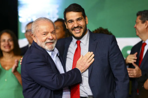 O presidente Luiz In&aacute;cio Lula da Silva e Jorge Messias