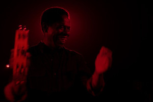 Paulinho da Costa recebe a merecida aclama&ccedil;&atilde;o do p&uacute;blico com "The Groove Under the Groove"