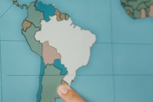 Com mais de 780 cidades afetadas por novas demarca&ccedil;&otilde;es, revis&atilde;o do IBGE altera limites estaduais e a grafia de munic&iacute;pios.