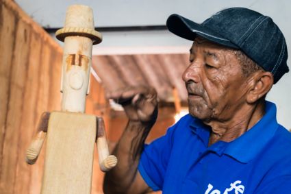 Mestre Heleno se destacou pela originalidade no manuseio com a madeira/Foto: Divulgação