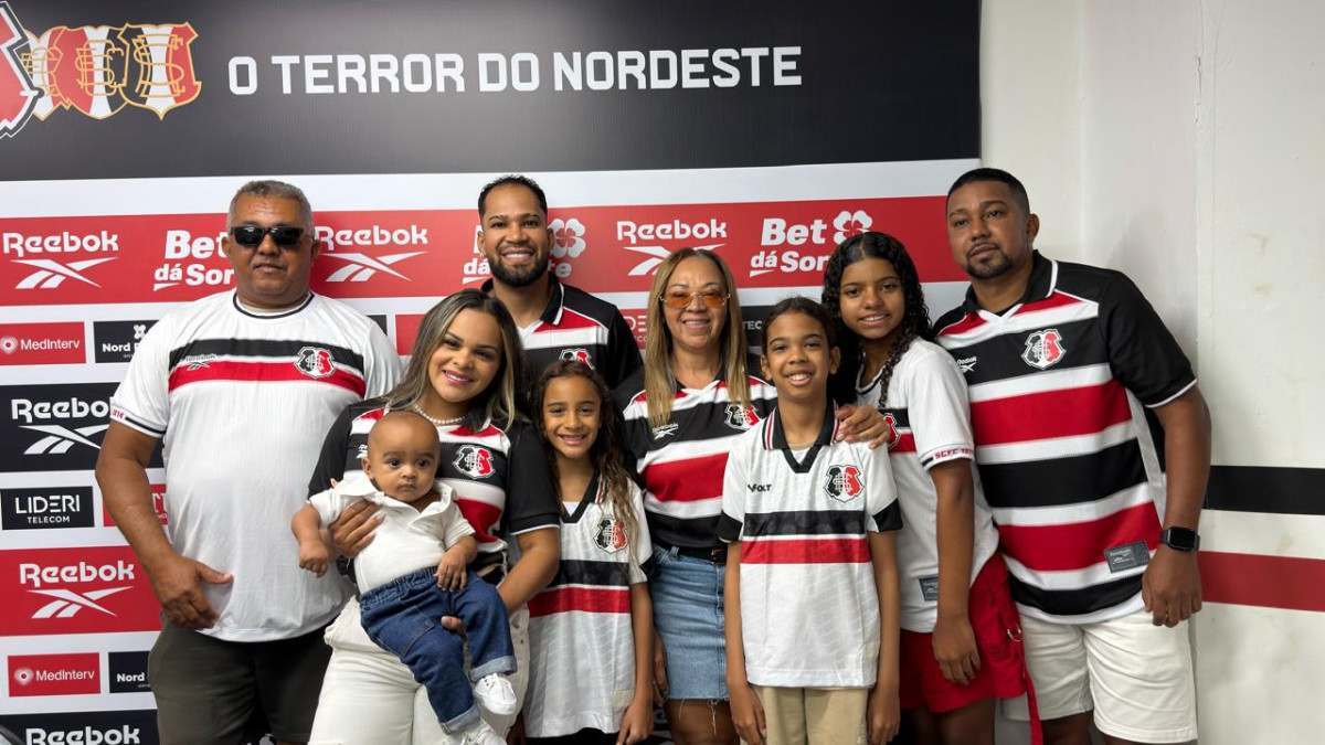 Everaldo, atacante do Santa Cruz/Léo Albertim /SCFC