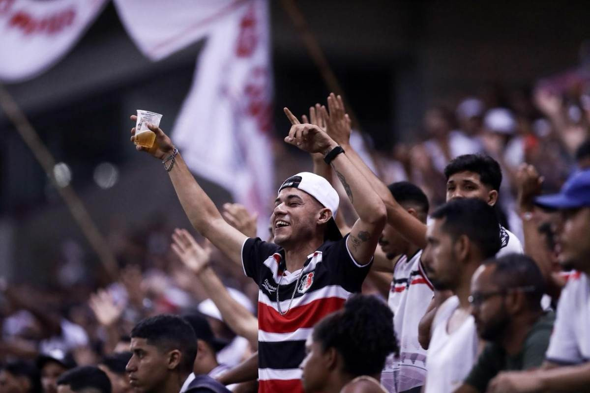 Torcida do Santa Cruz/Rafael Vieira