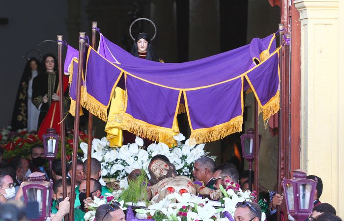 Celebração da Paixão do Senhor, acontererá às 15h da Sexta-Feira Santa (3), na Catedral da Sé de Olinda, no Grande Recife
/Foto: Sandy James/DP Foto