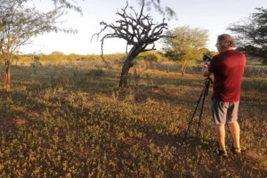 Jos&eacute; Afonso Jr. lan&ccedil;a livro sobre o Sert&atilde;o do Paje&uacute;