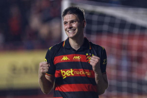 Perotti, atacante do Sport