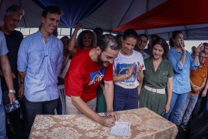 T&uacute;lio Gadelha (de vermelho) se filiou ao PSD, em solenidade com Miguel Coelho, Raquel Lyra e Priscila Krause  