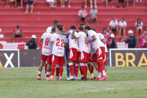 Elenco do N&aacute;utico antes de partida pela S&eacute;rie B