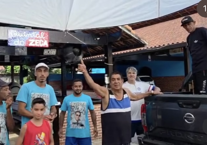  Zeca Pagodinho levou a Páscoa às ruas de Xerém/Reprodução