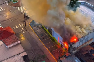 Inc&ecirc;ndio atingiu supermercado na Zona Norte do Recife