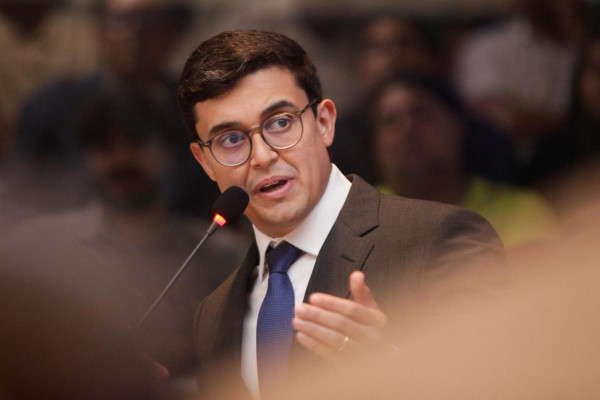 Posse de Victor Marques, Prefeito do Recife. (Marina Torres/foto DP)